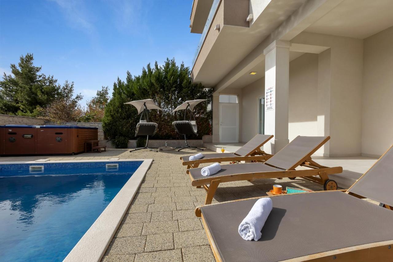 Apartments Lujnovic Makarska Extérieur photo