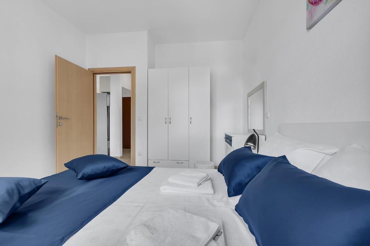 Apartments Lujnovic Makarska Extérieur photo