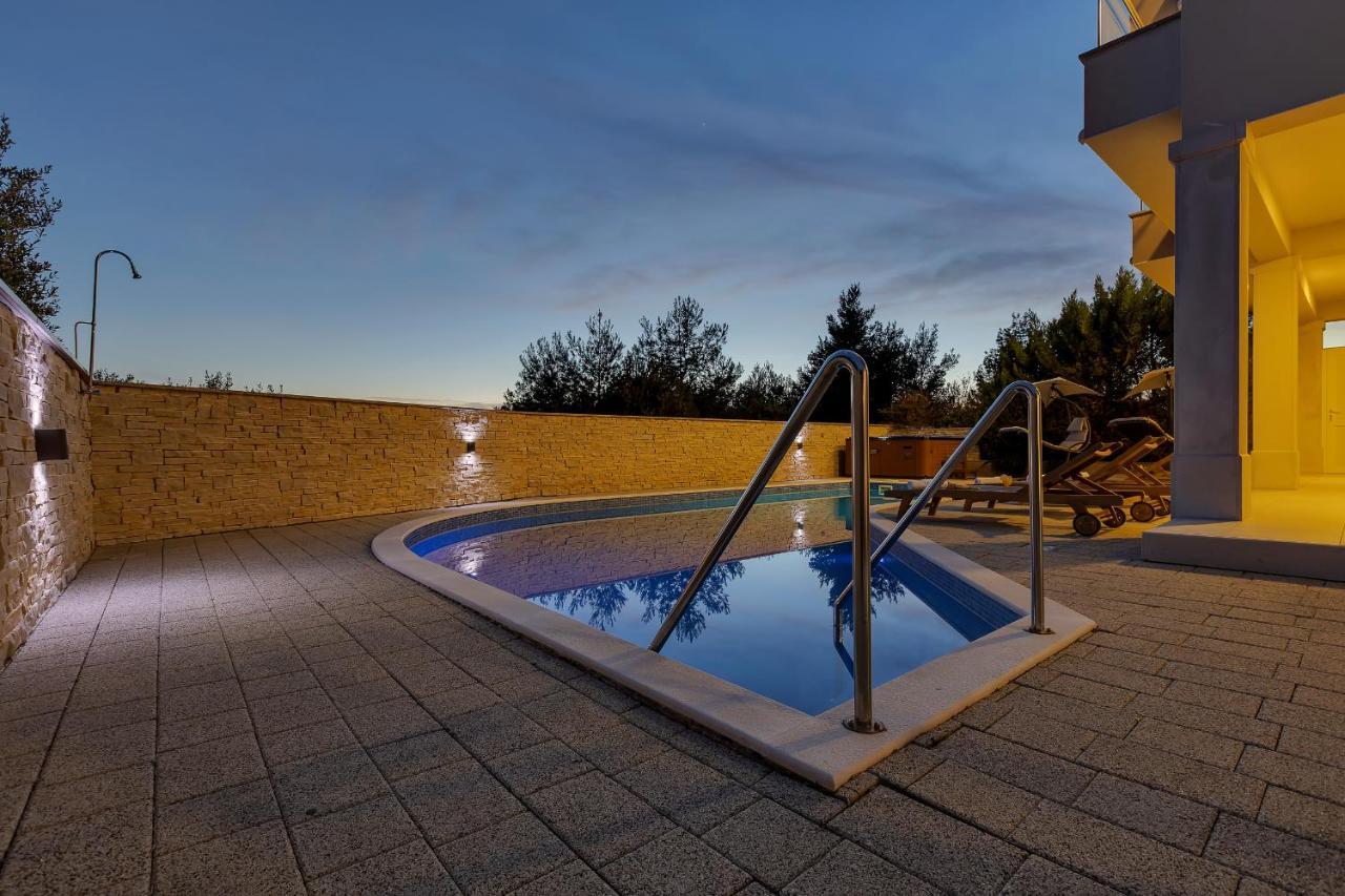 Apartments Lujnovic Makarska Extérieur photo