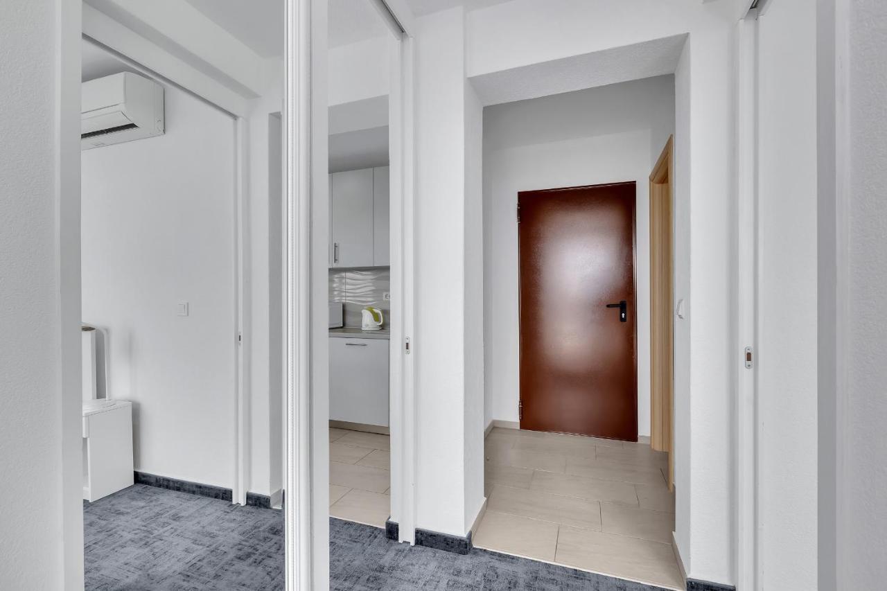 Apartments Lujnovic Makarska Extérieur photo